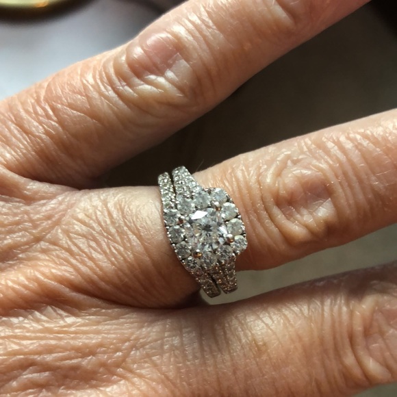 Neil Lane Diamond Set 2-1/6 ct ring 3/8 ct… - Picture 11 of 11